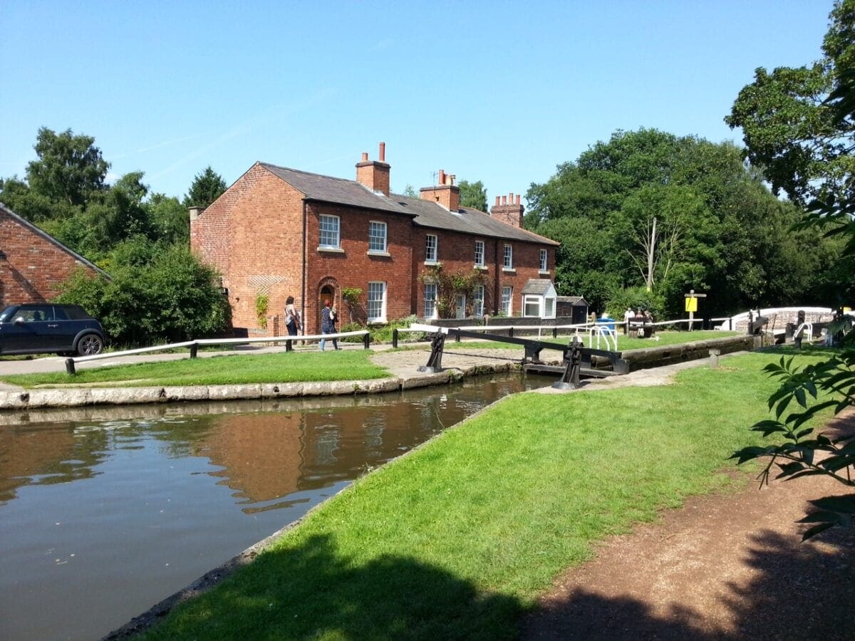 FRADLEY - Towpath Talk